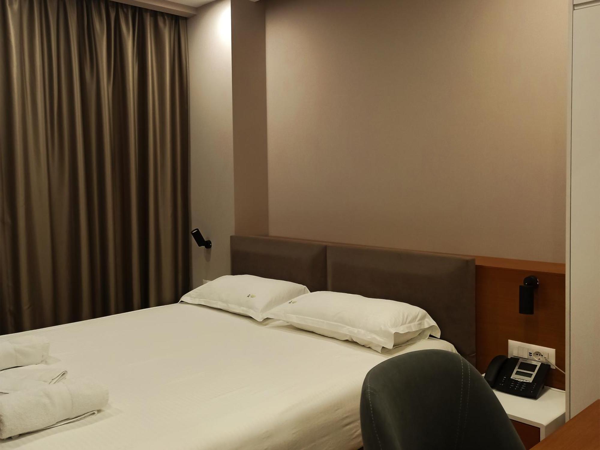 Star Hotel Astir Tiran Dış mekan fotoğraf