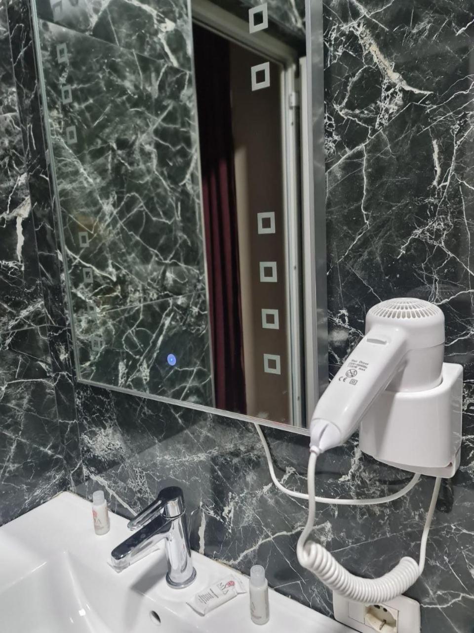 Star Hotel Astir Tiran Dış mekan fotoğraf