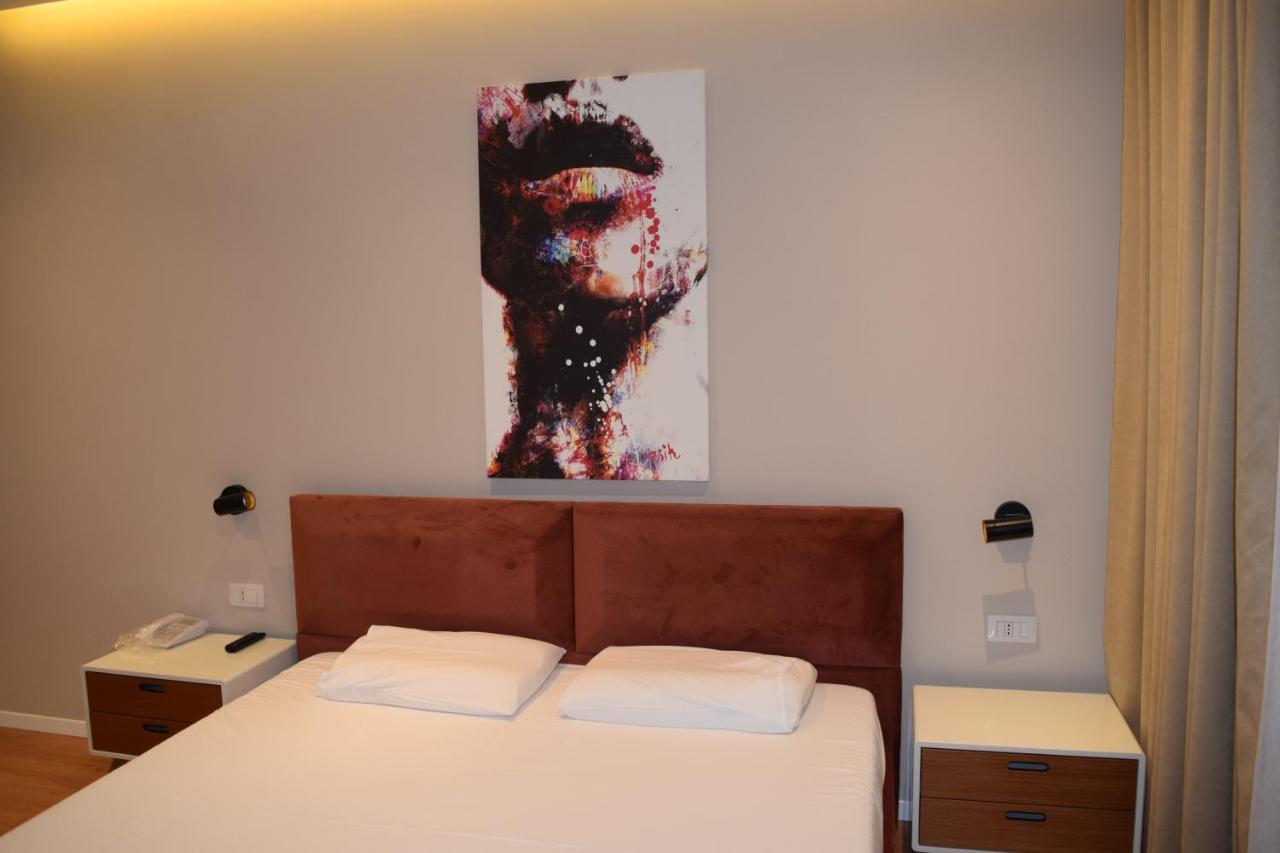 Star Hotel Astir Tiran Dış mekan fotoğraf